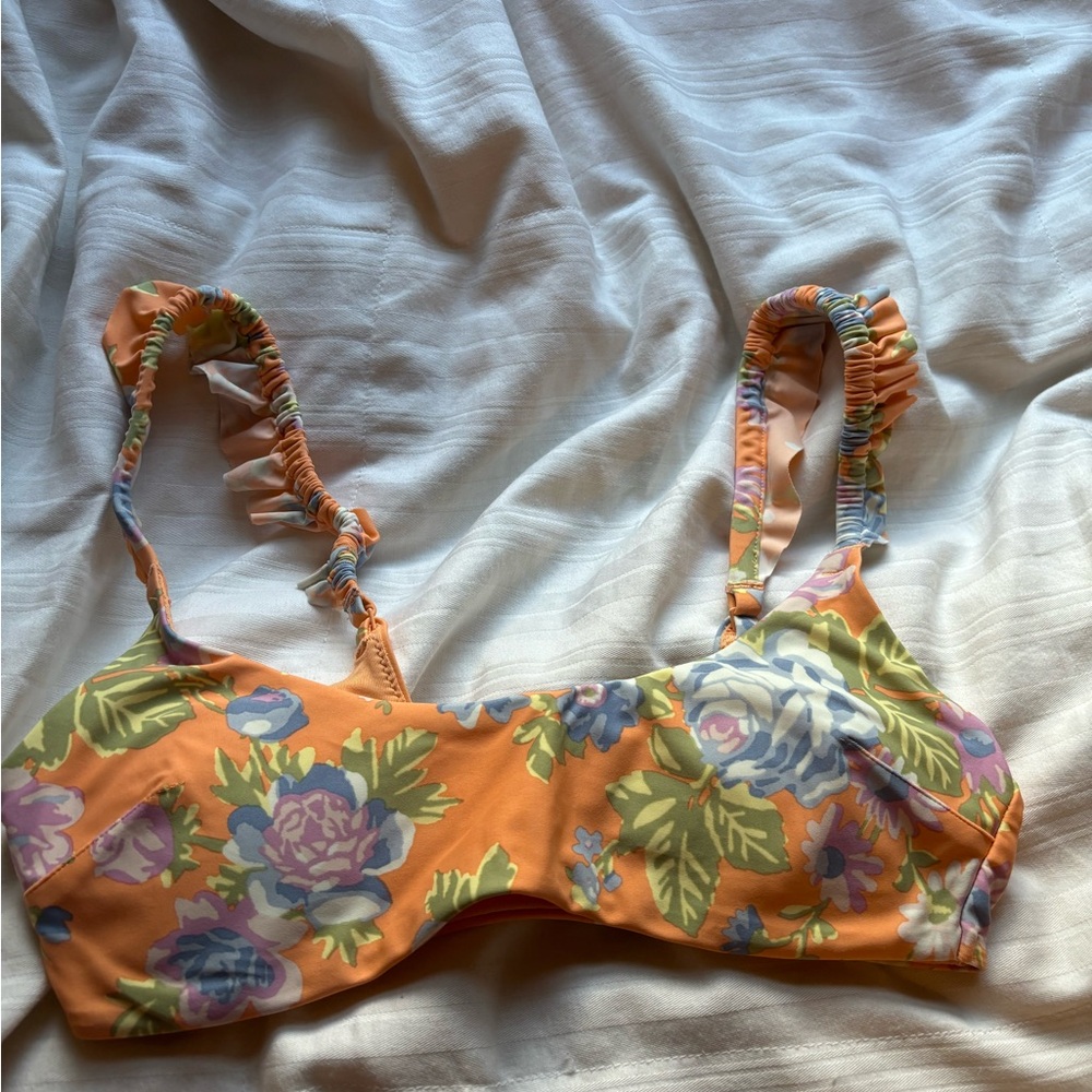aerie bikini with ruffles!! great condition
